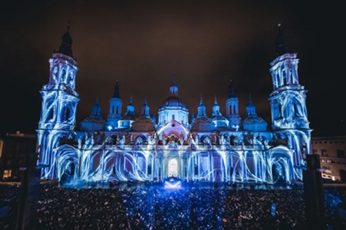 Monumental