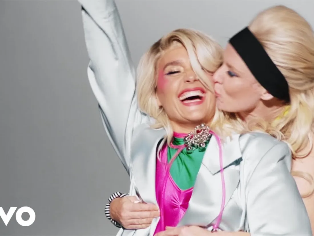  Jessie Ware & Róisín Murphy - Freak Me Now