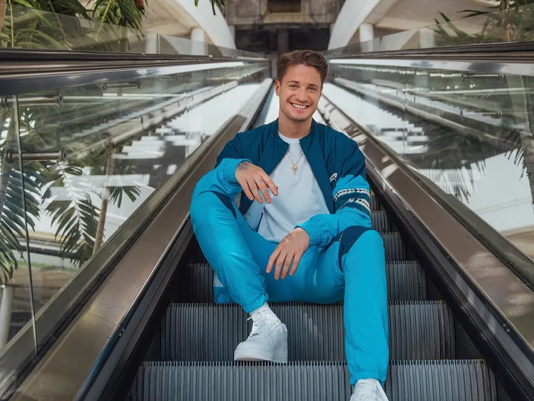 Kygo sort Freeze