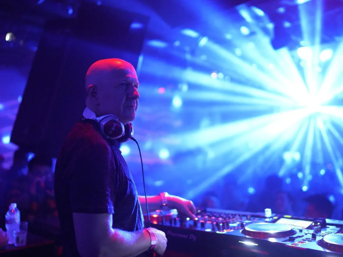 Sam Feldt & David Solomon - Future in your hands
