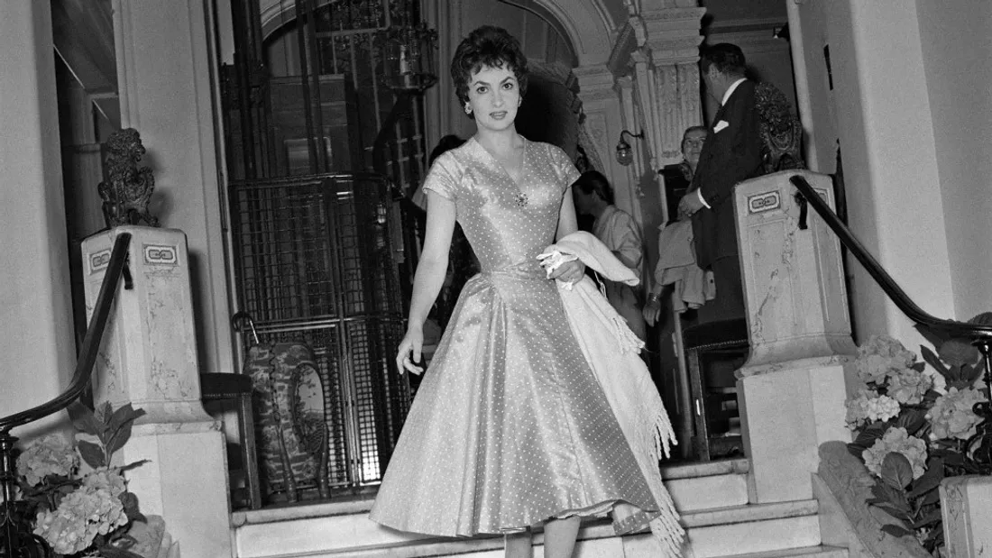 Gina Lollobrigida à Paris en 1955.