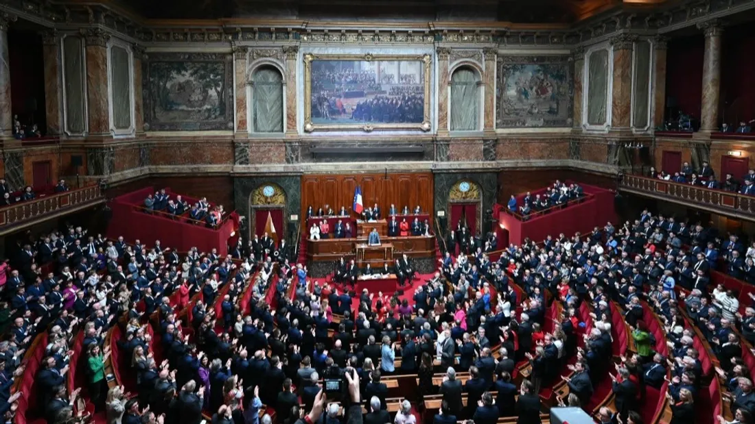 Le parlement réuni en congrès à Versailles