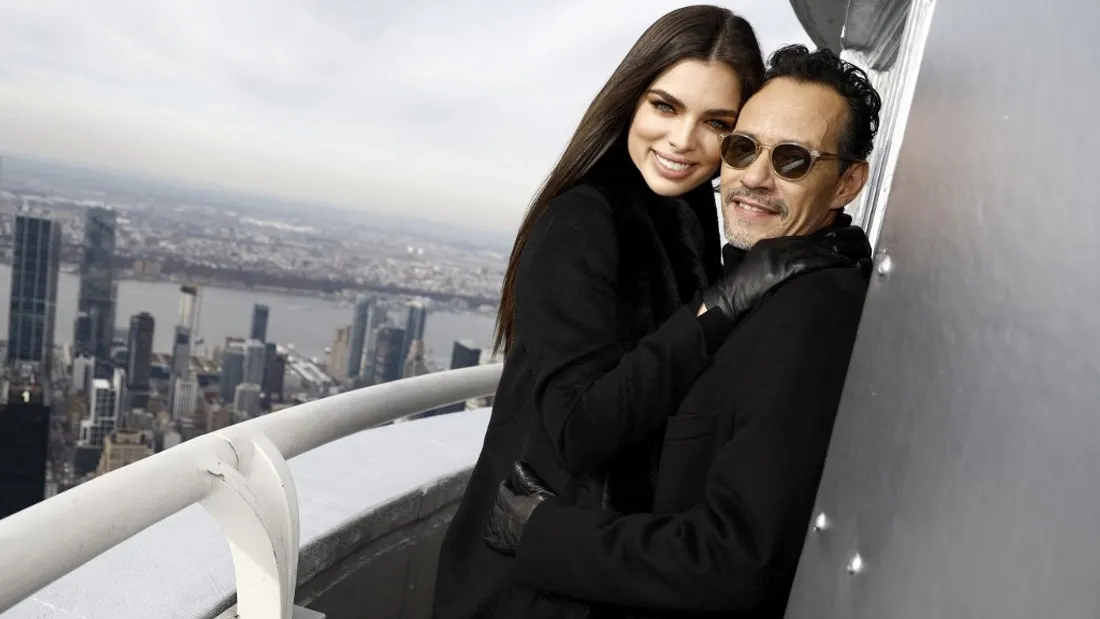 Nadia Ferreira et Marc Anthony sur l'Empire State Building, le 5 décembre 2022.