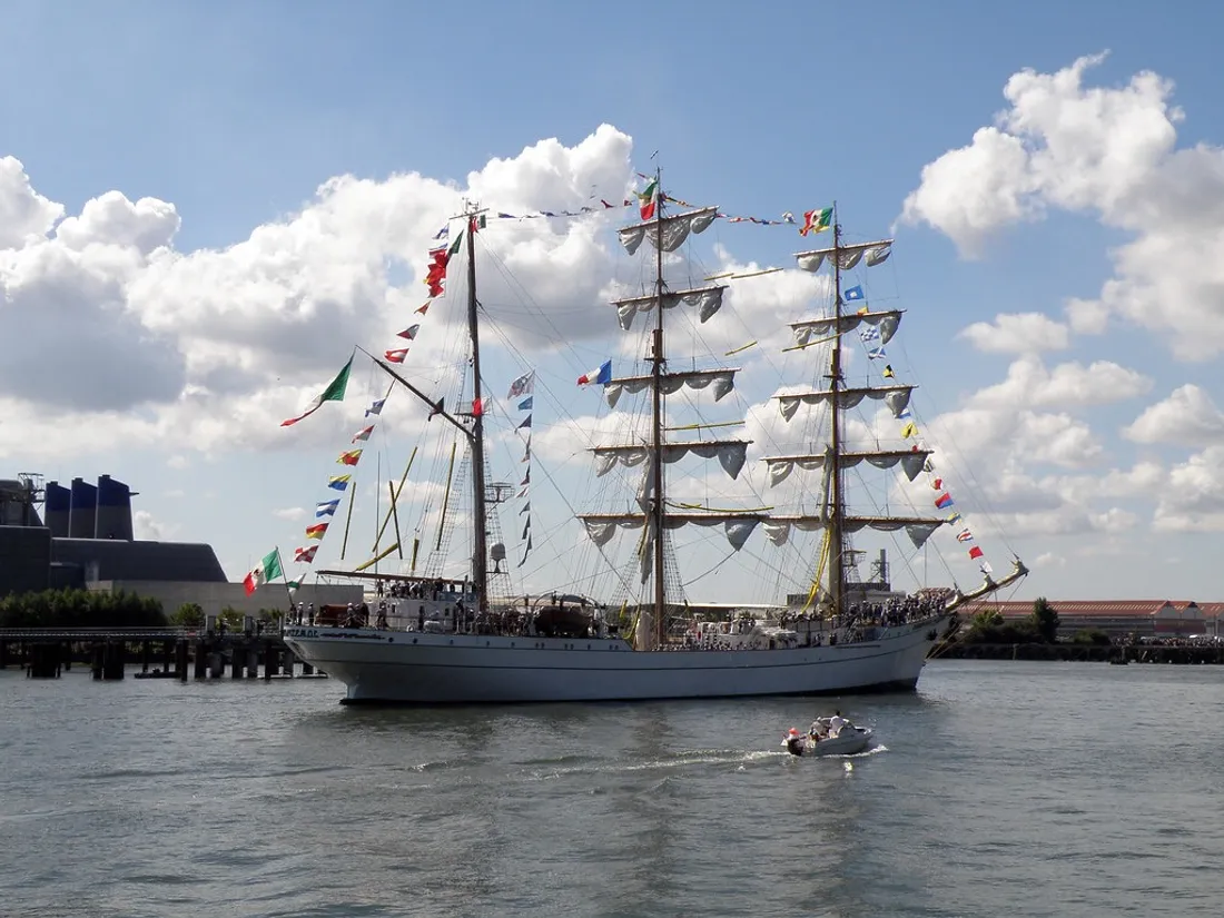 Le Cuauhtémoc, battant pavillon mexicain, a été victime d'un grave accident
