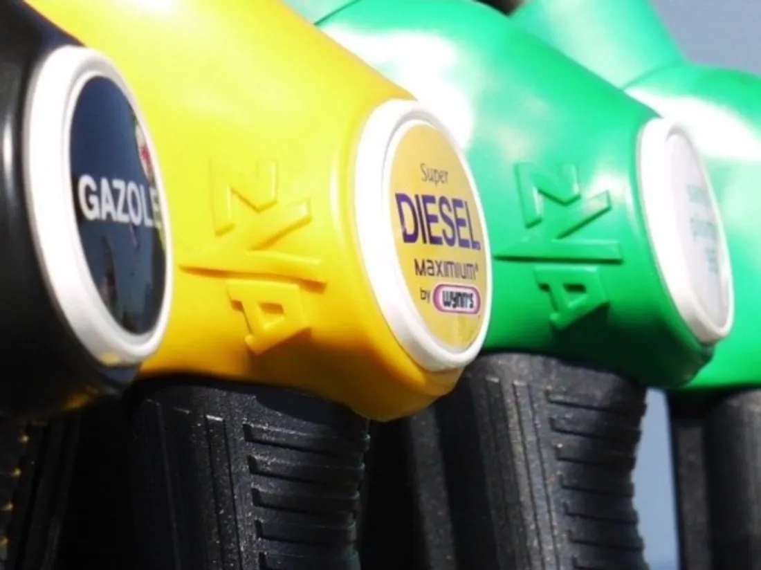 De nombreux intoxications au carburant ont été enregistrées.