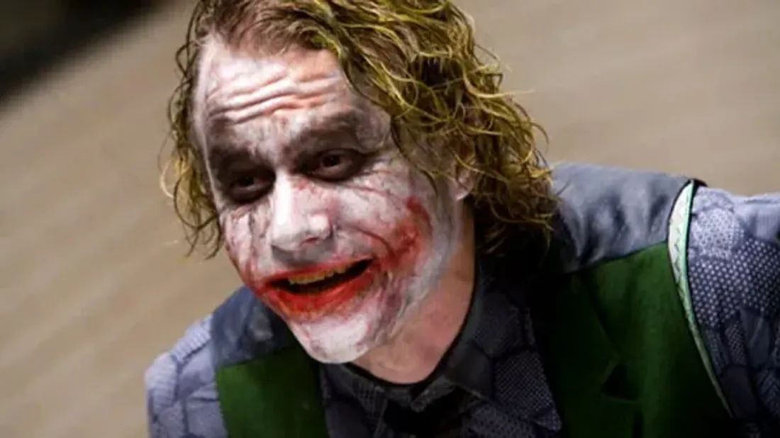 Le Joker, interprété par Heath Ledger dans The Dark Knight, de Christophe Nolan 