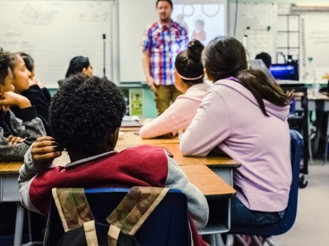 Des élèves en salle de classe - image d'illustration