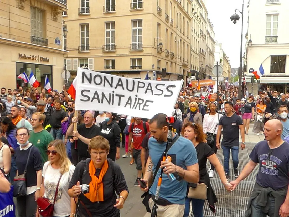 Manifestation contre le pass sanitaire à Paris