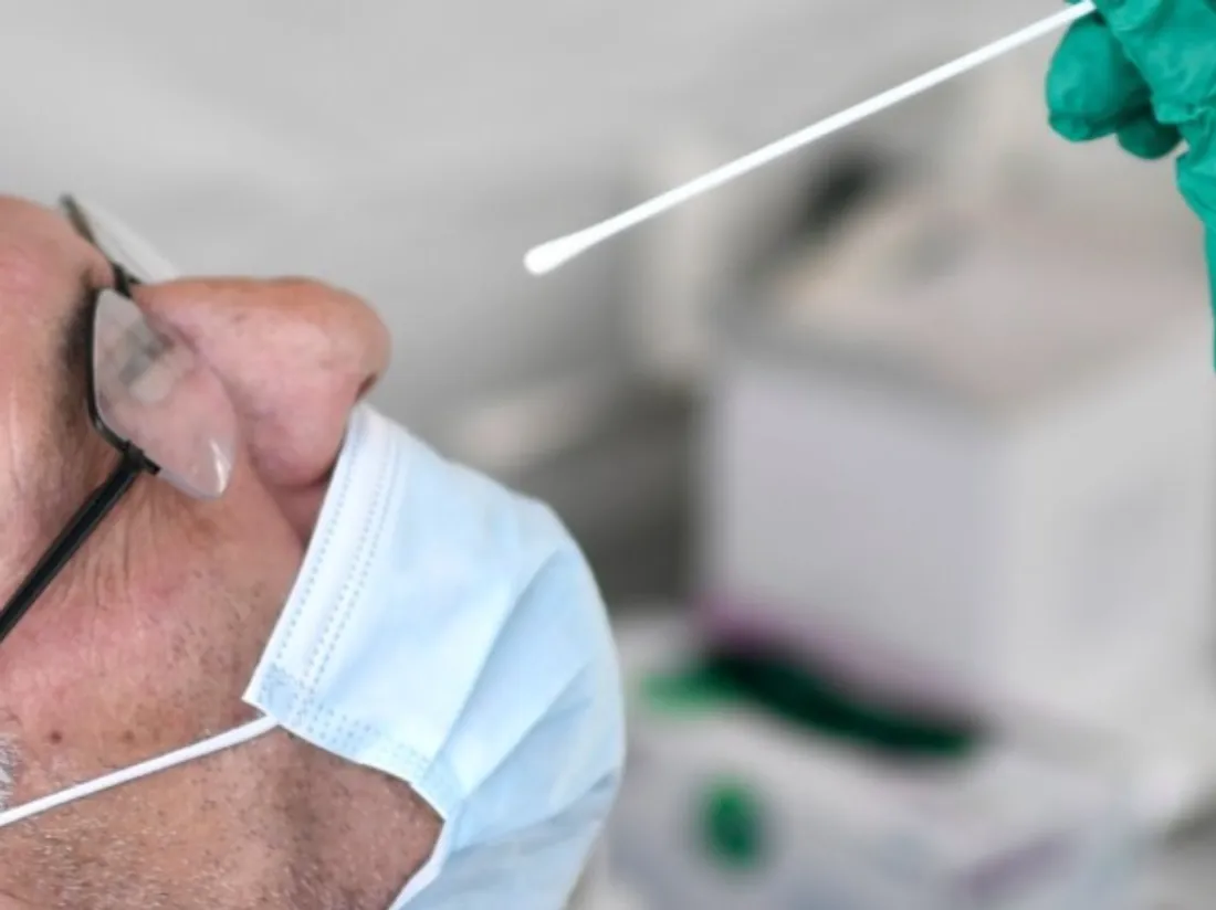 Les personnes vaccinées sont moins susceptibles de développer des formes grave du virus