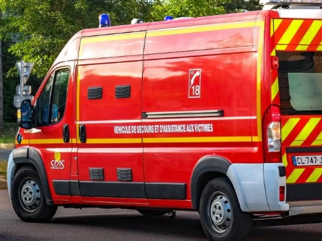 Une personne est décédée et un blessé grave a été transporté à l'hôpital d'Angers.