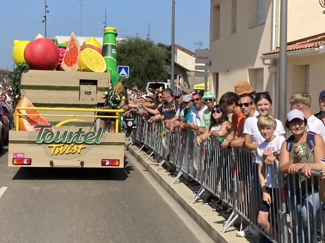 Du monde sur le bord des routes pour le Tour de France