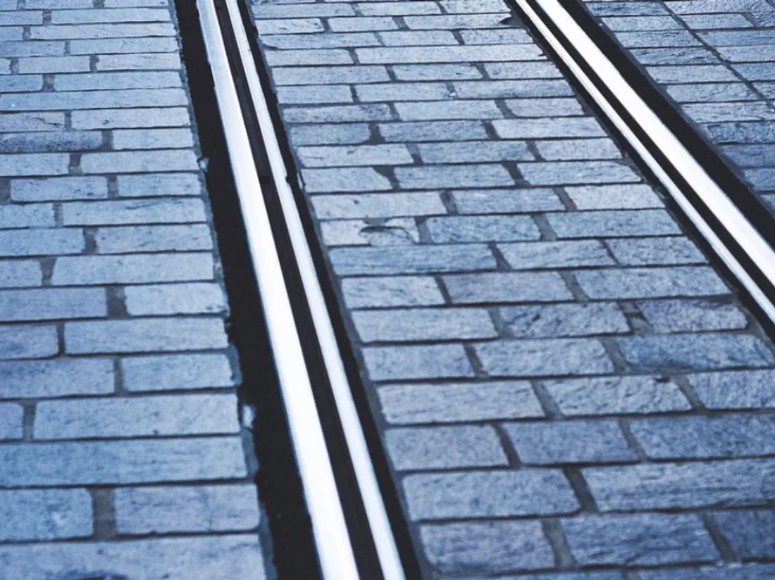 Rails de tram - photo d'illustration