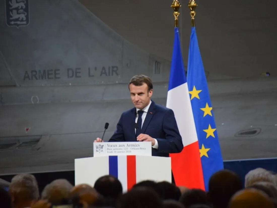 Le Président de la République, Emmanuel Macron, dans le Loiret, en 2020.