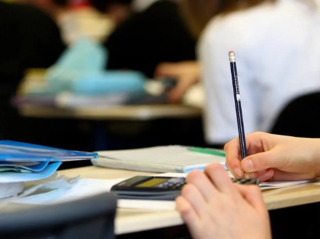 des élèves en classe - photo d'illustration