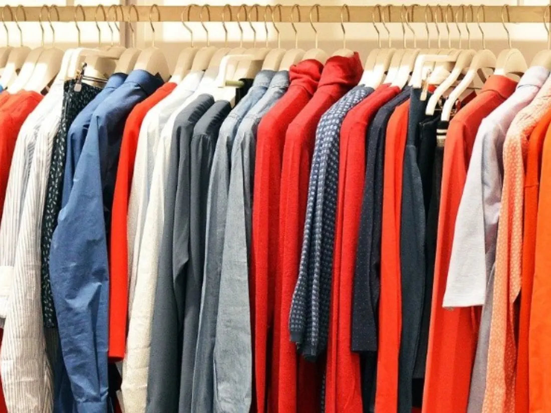 Les soldes d'hiver commencent habituellement en France lors des 15 premiers jours de janvier.