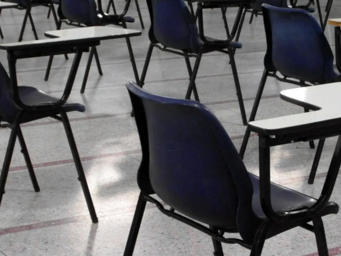 Les élèves planchent sur l'épreuve de philosophe du baccalauréat.