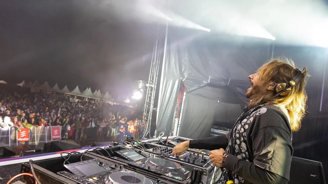 Bob Sinclar aux platines du Tour Vibration à Outarville ! 