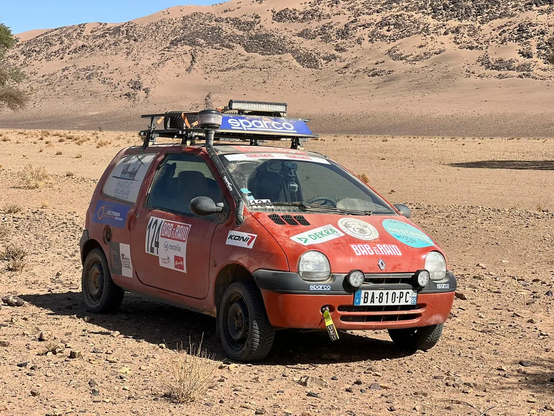 Twingo dans le désert