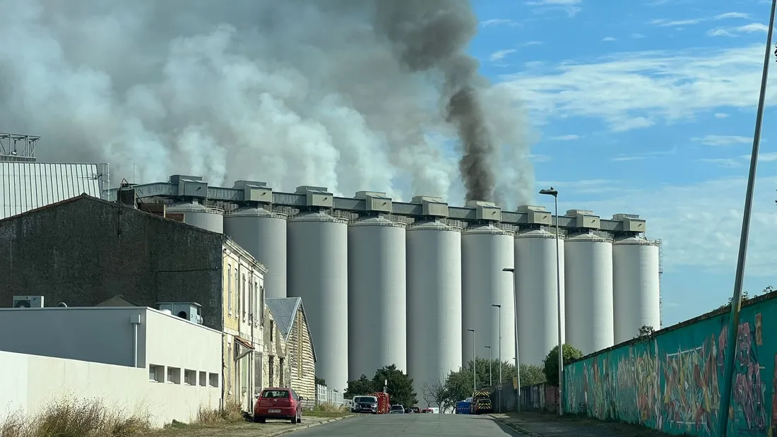 Un incendie dans un silo à grains de La Rochelle.