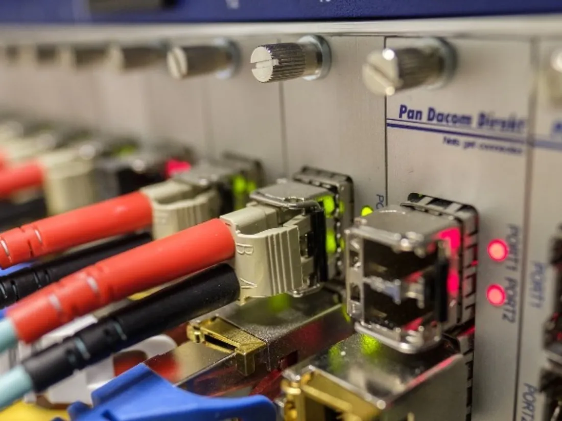 de nombreux foyers ont été privés d'internet et de téléphone.
