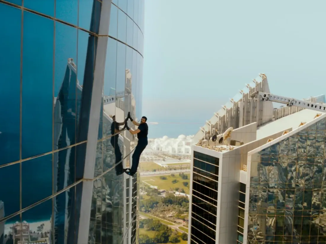 Tarek Boudali pastiche "Mission : impossible" dans "3 jours max".