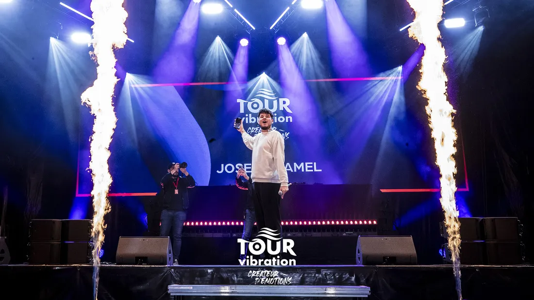 Joseph Kamel sur la scène du Tour Vibration au Mans