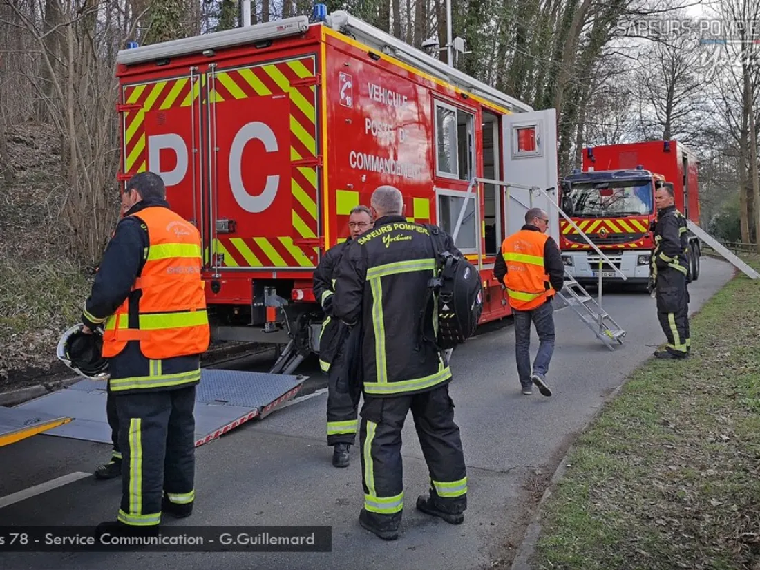 Une étrange substance blanche détectée sur la Seine dans les Yvelines