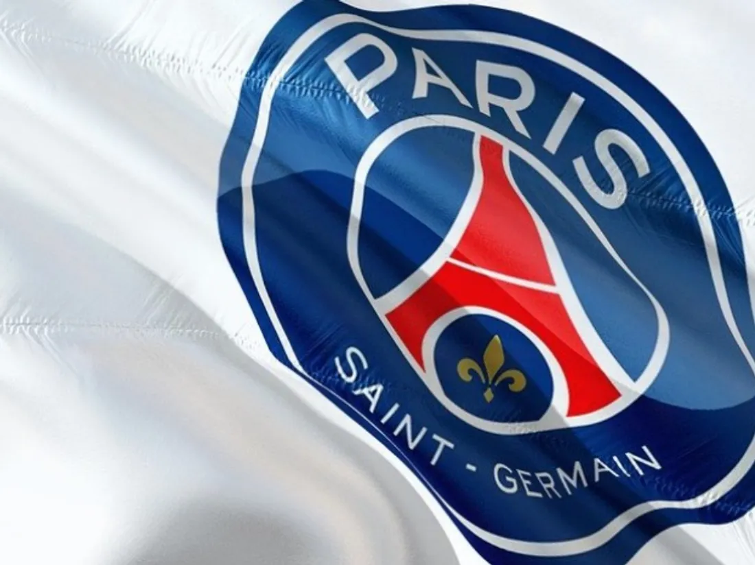 Le Paris Saint-Germain dévoile son nouveau maillot domicile !