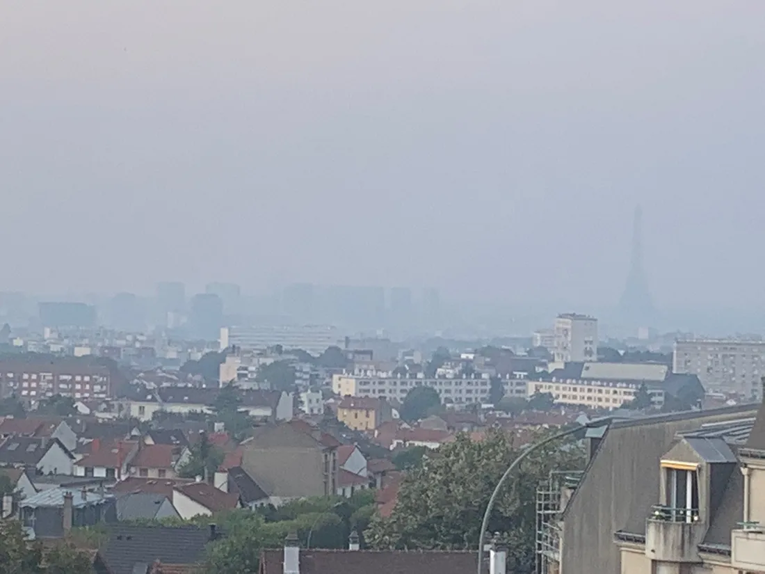 Brume et odeur de brûlé en Île-de-France : les pompiers appellent au calme