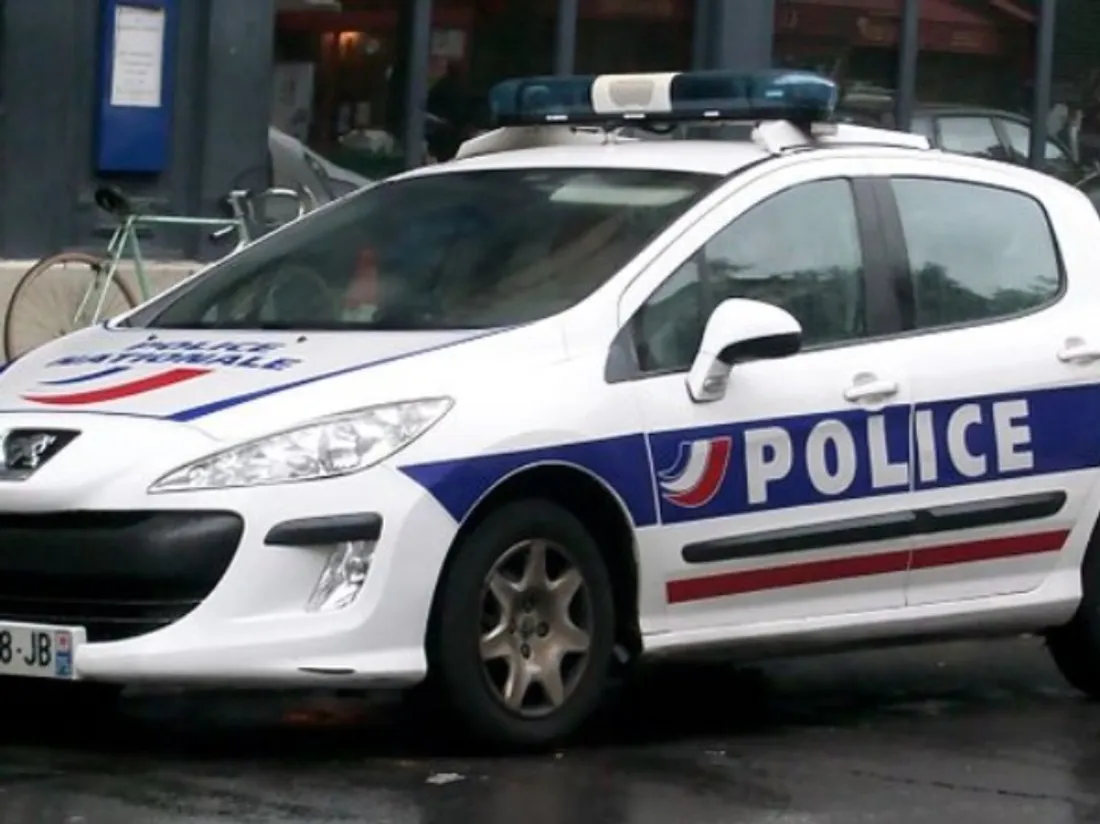 Un véhicule de police - image d'illustration