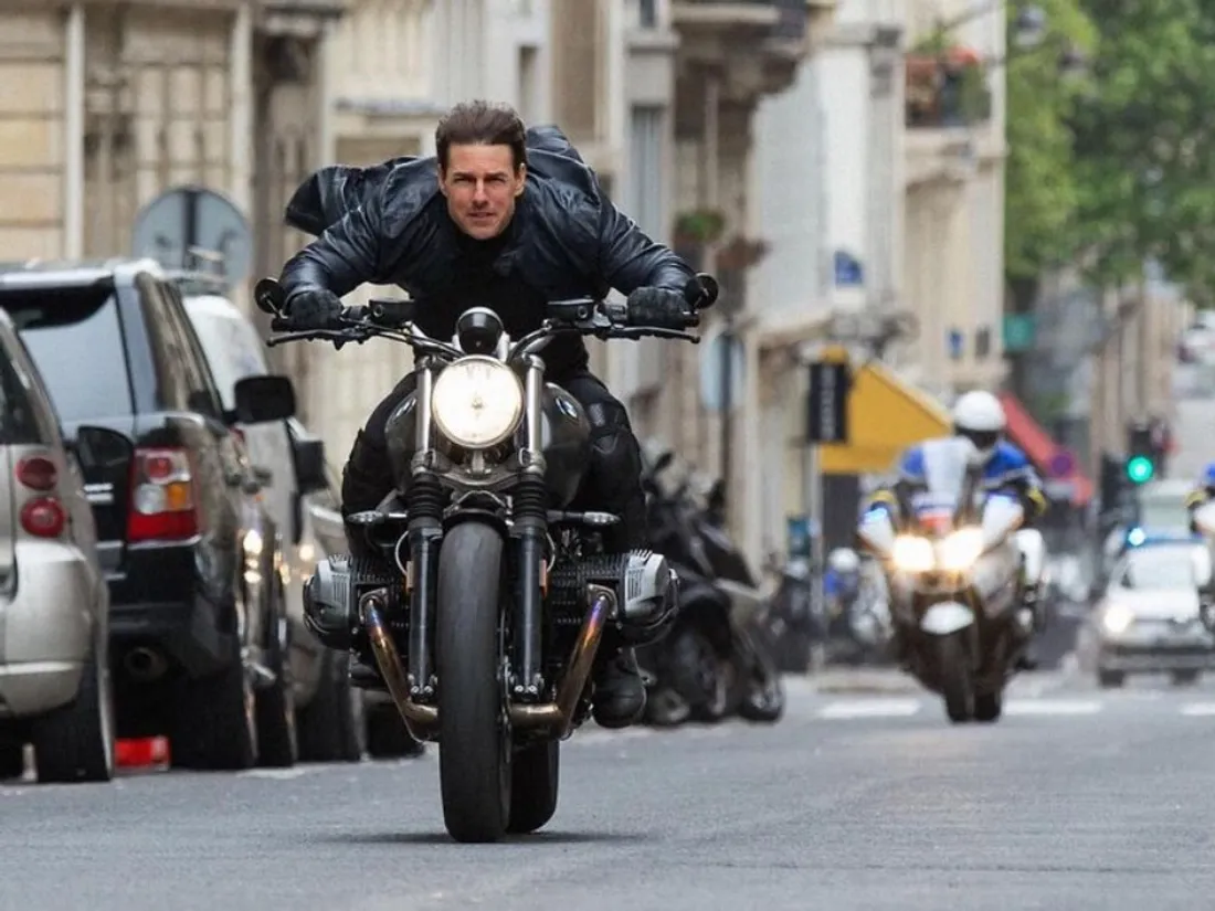 Course poursuite avec Tom Cruise cette nuit dans les rues de Paris