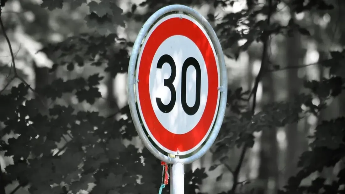 30km/h à Paris : la vitesse moyenne et le trafic en baisse 
