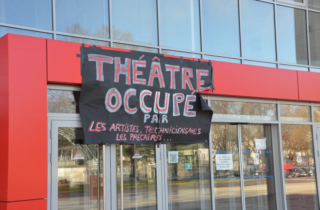 Le 8 mai , des intermittents ont été agressés dans le théâtre d'Orléans.