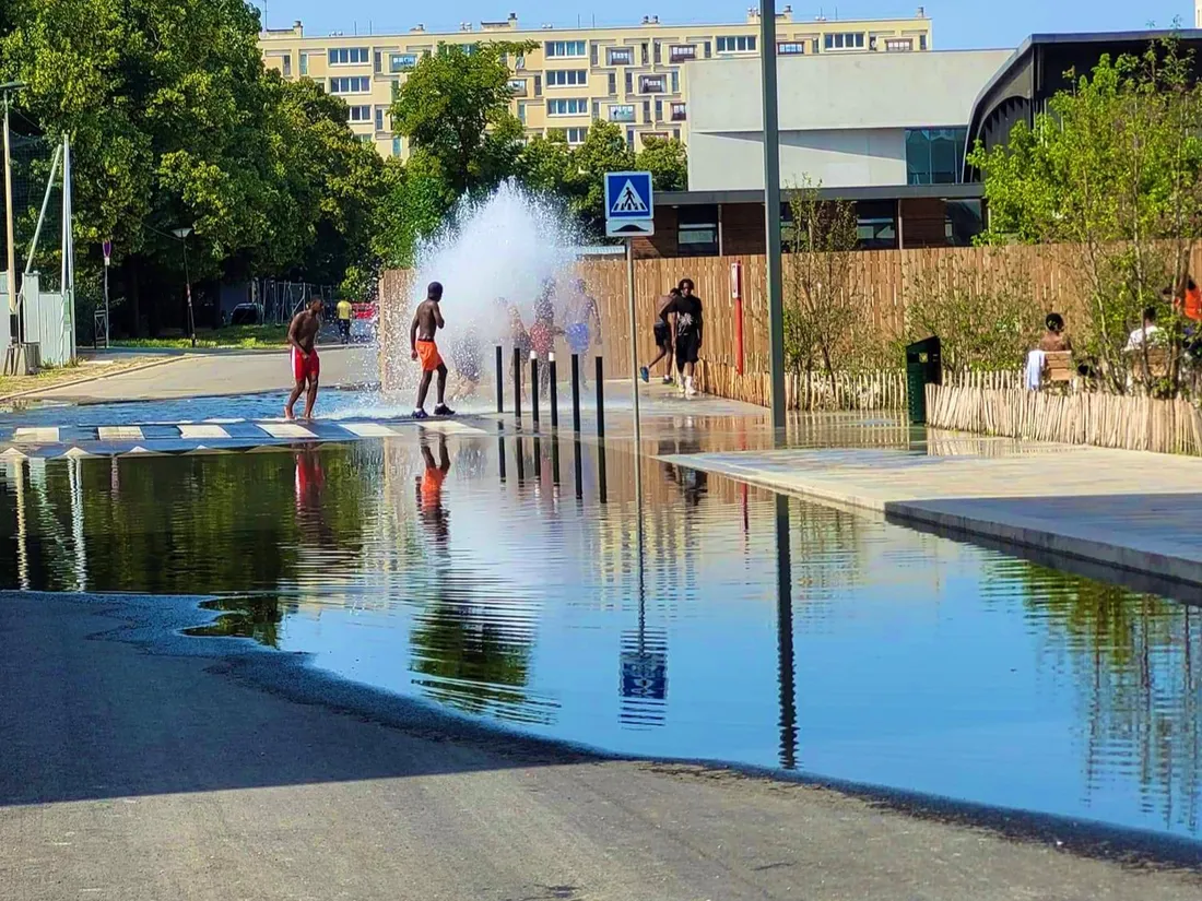 Canicule : surveillance renforcée des bouches à incendie en Île-de-France