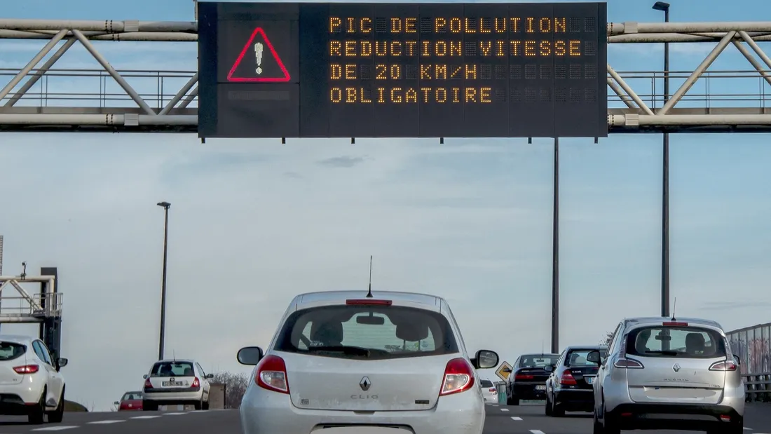 Pic de pollution : vitesses réduites et interdiction du chauffage au bois en Île-de-France