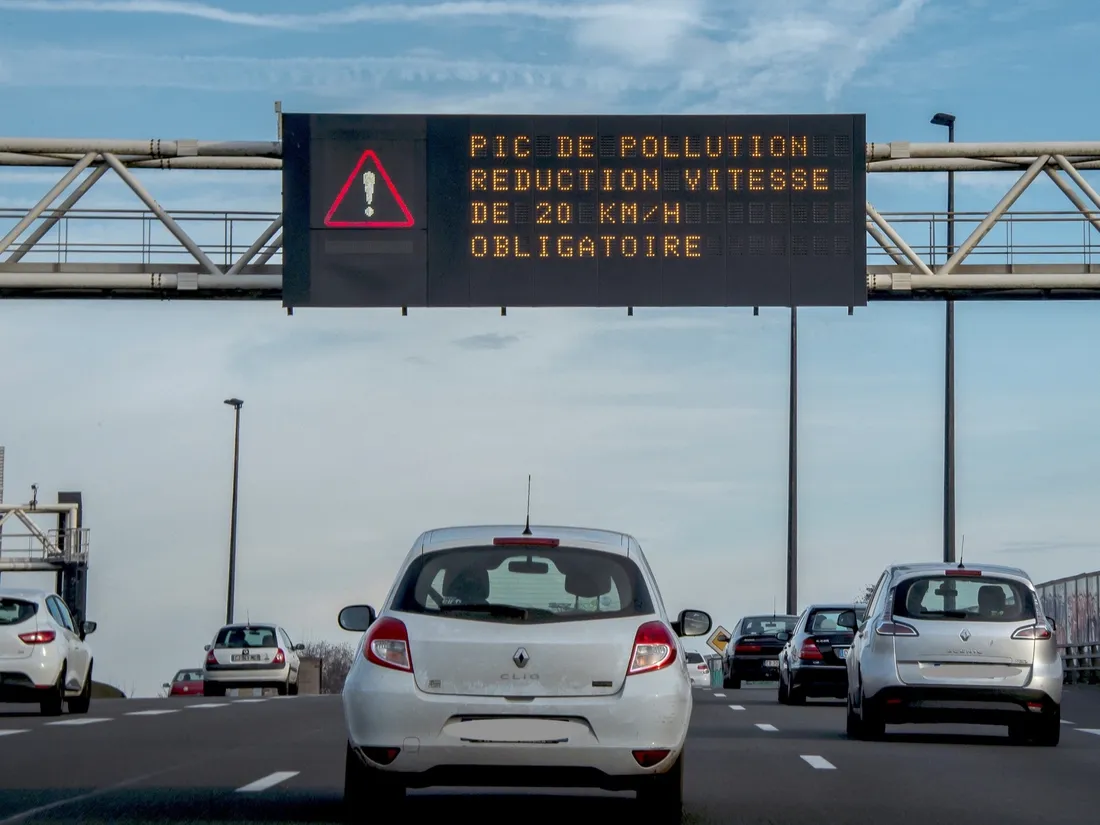 Pic de pollution : vitesses réduites et interdiction du chauffage au bois en Île-de-France