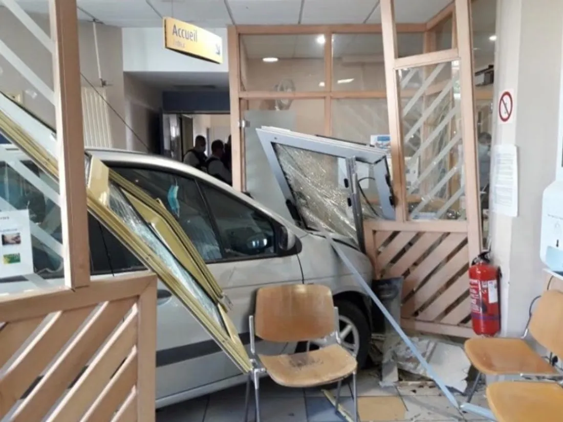 Agacé par l’attente aux urgences il fonce dans l’hôpital de Provins en voiture