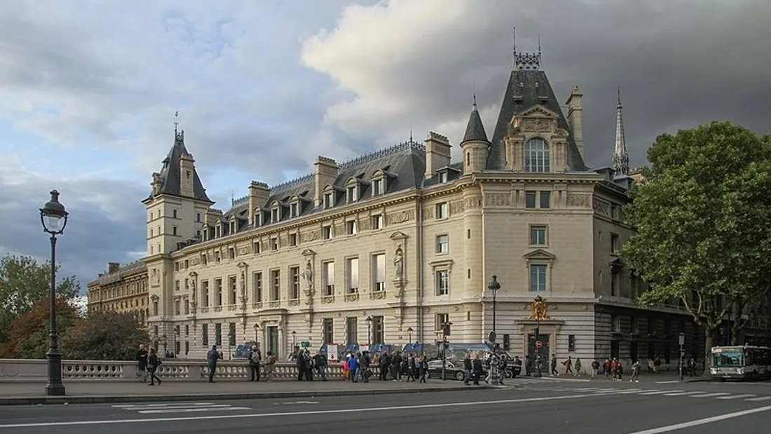 Trois pompiers comparaissent devant le tribunal correctionnel de Paris