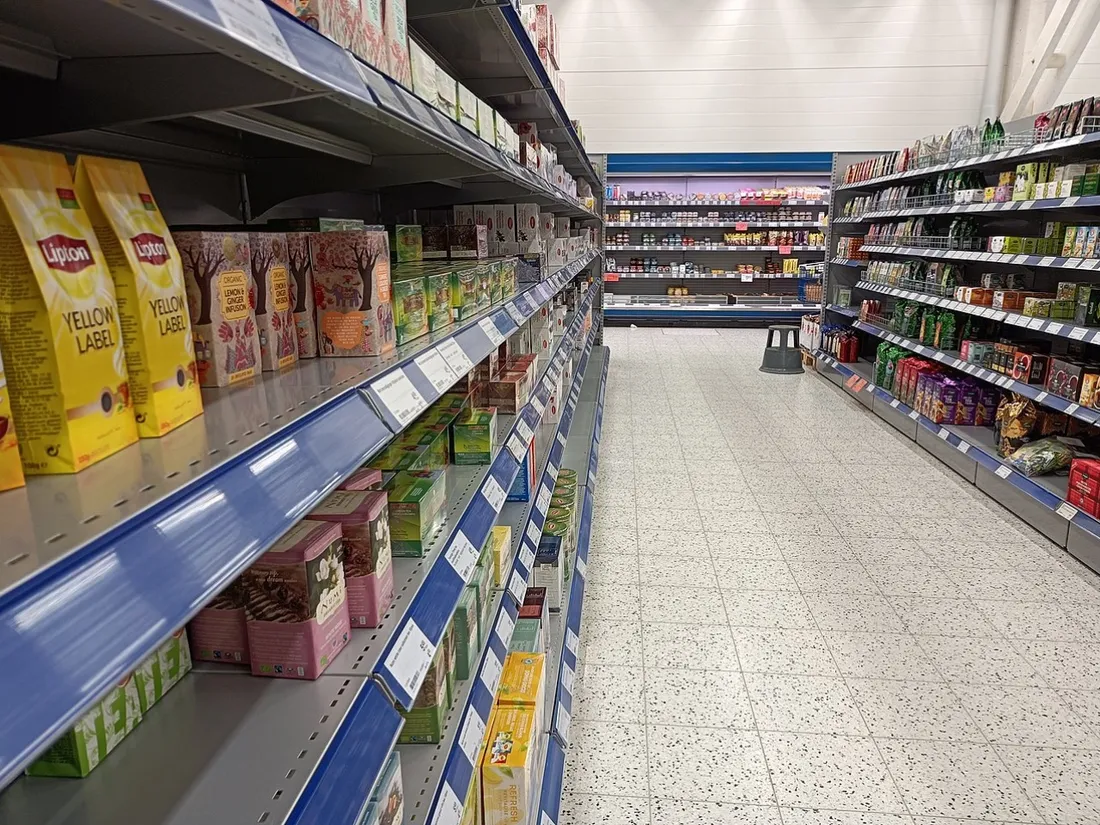 Dépenser plus pour acheter moins : Foodwatch dénonce une "inflation masquée"