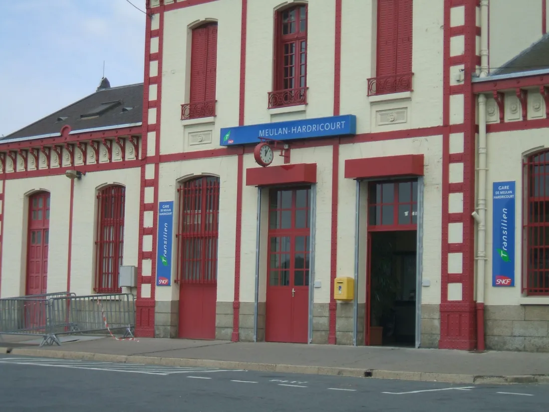 Son enfant pleur : une maman poussée dans les escaliers de la gare par un usager agressif