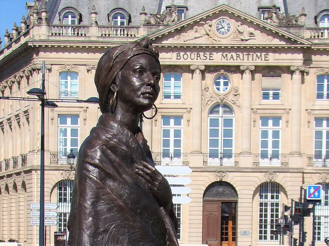 statue bordeaux 