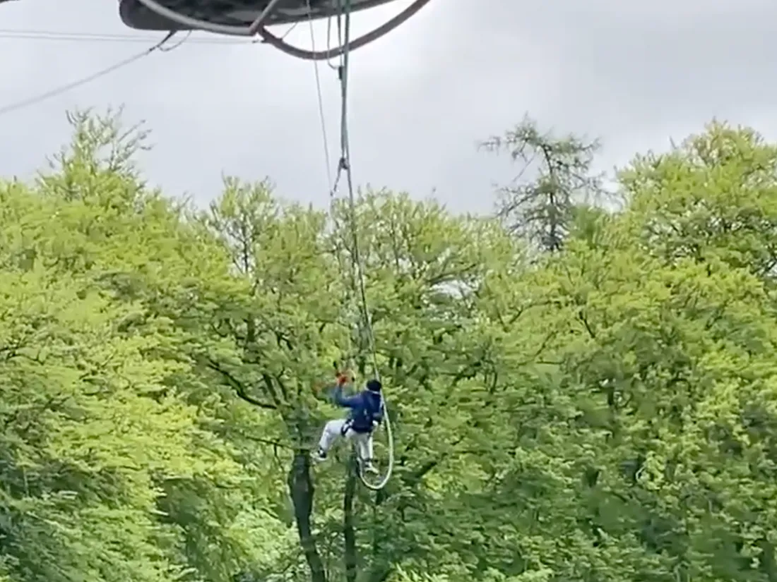 Un parisien se jette 765 fois dans le vide et bat un record du monde (vidéo)