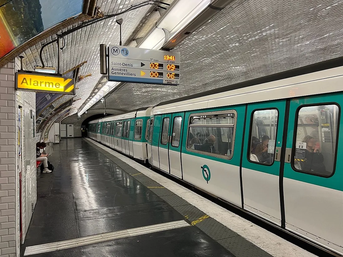 Deux SDF meurent percutés par une rame de métro dans Paris