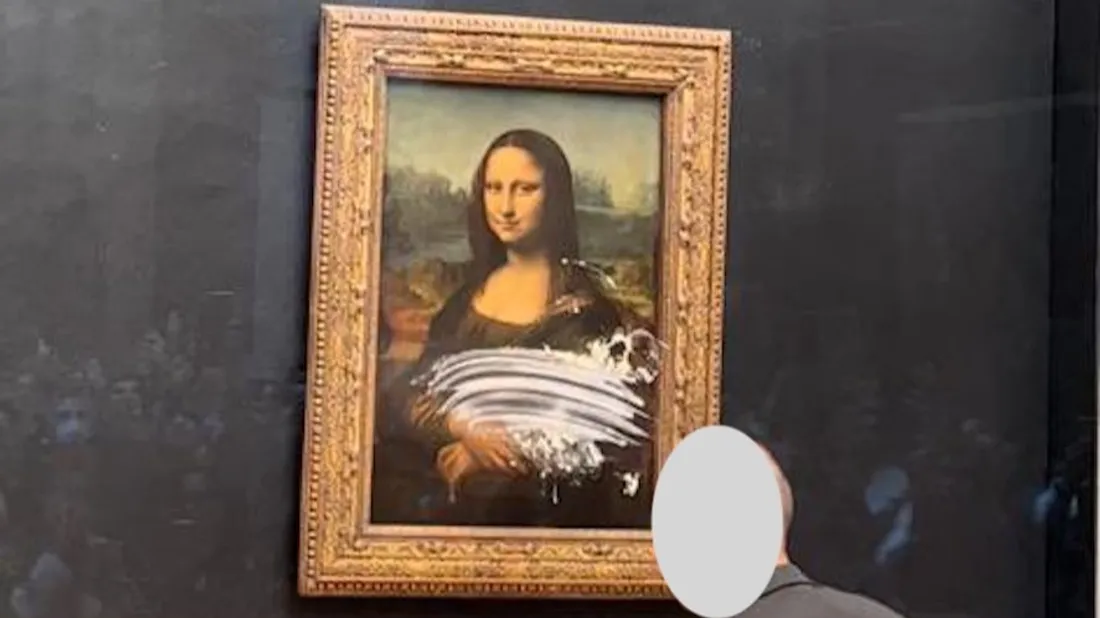La Joconde entartée : un homme jette un bout de gâteau sur le chef d’œuvre du Louvre ! (Vidéo)
