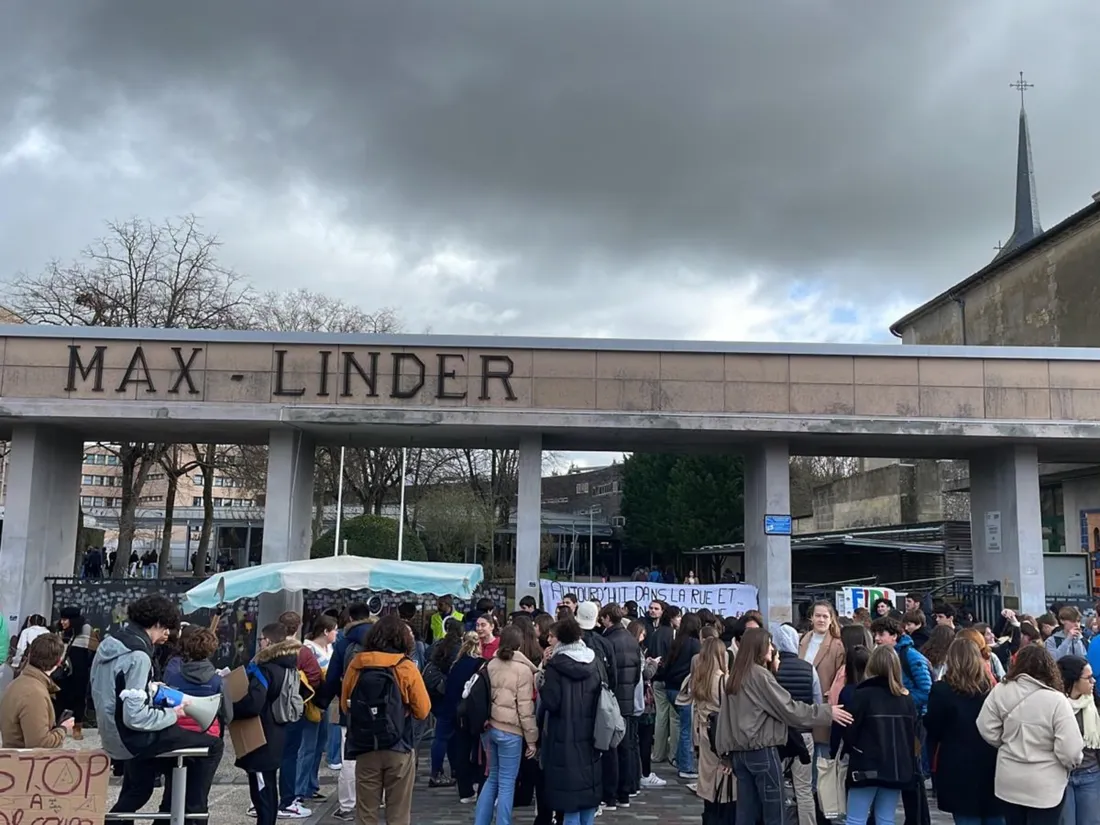 Près d'une centaine de lycéens ont bloqué le lycée Max Linder de Libourne ce 15 mars
