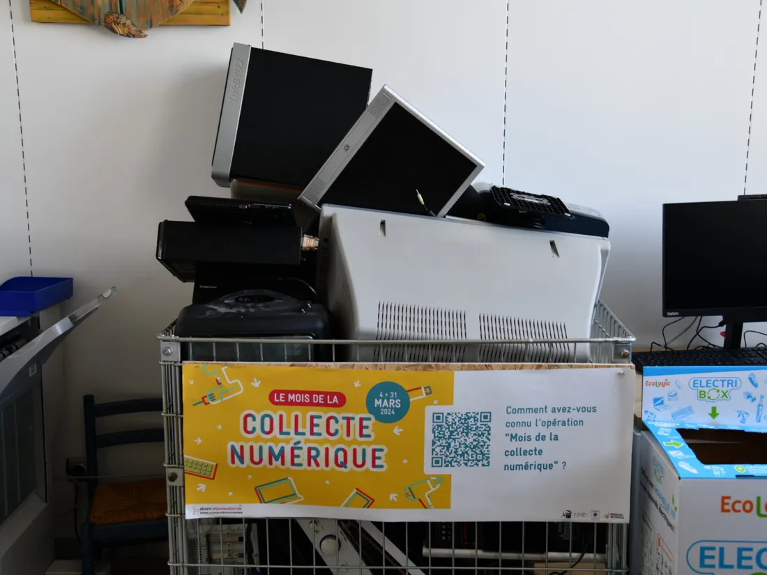 Un point de collecte numérique en mars dernier