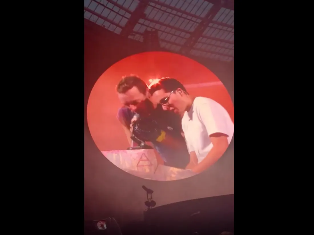 Enzo revient sur son duo avec Chris Martin au Stade de France