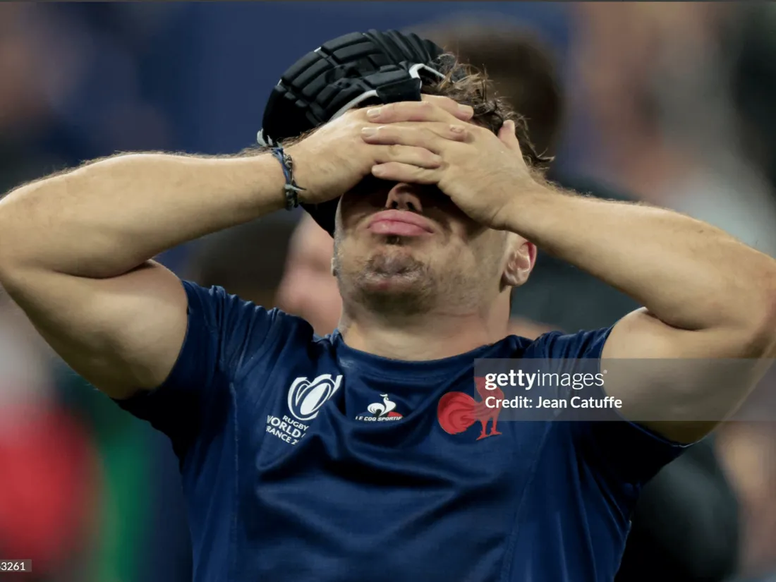 Antoine Dupont dépité après la défaite des bleus