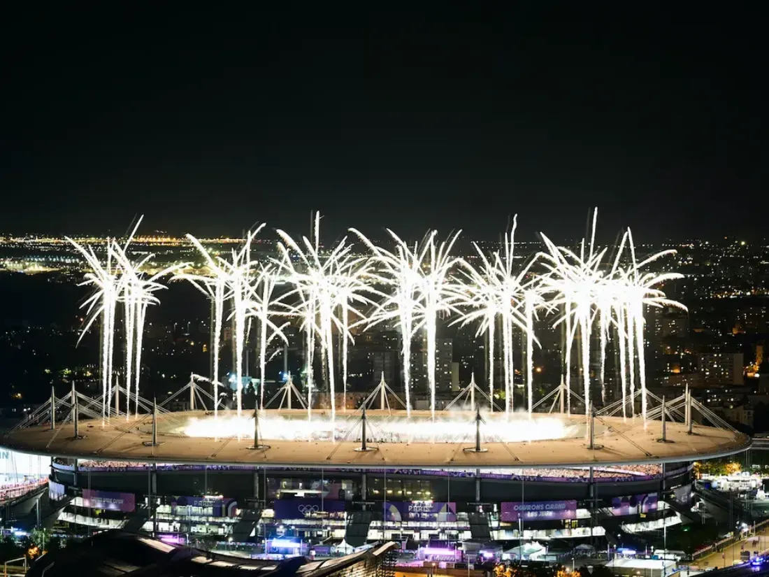 Le feu d'artifice tiré lors de la cérémonie de clôture des Jeux olympiques.