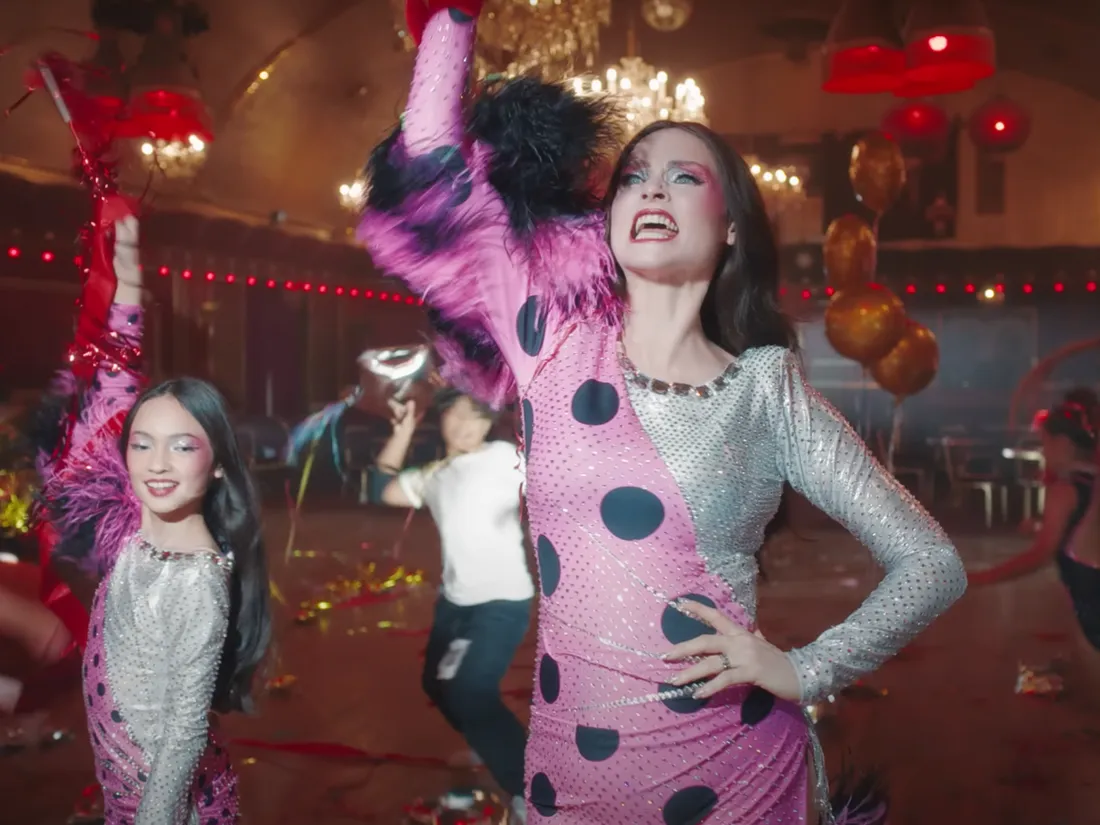 Sophie Ellis-Bextor revient avec un nouvel single.